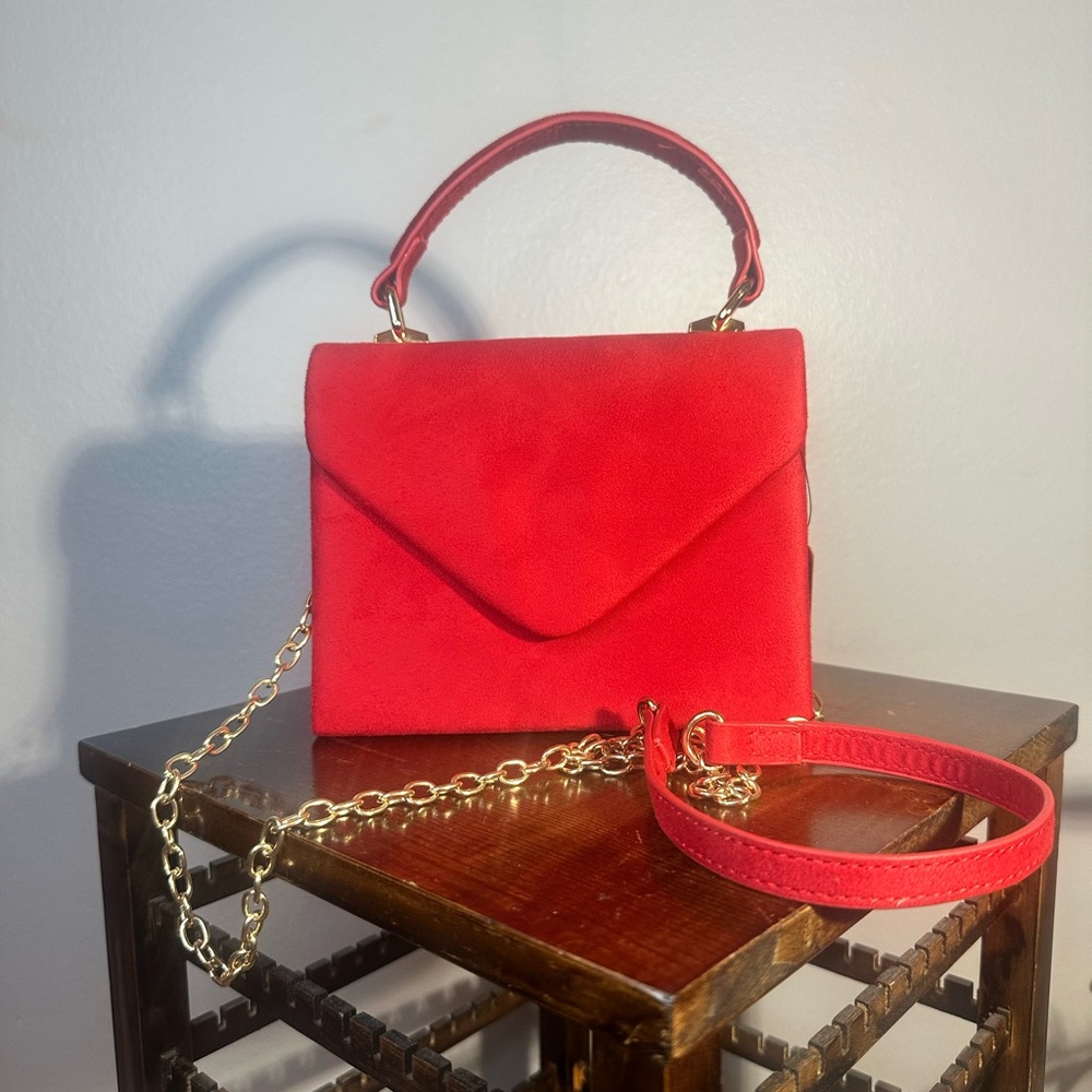 Hello 3am Boutique Red Handbag with Gold Chain nwt crossbody